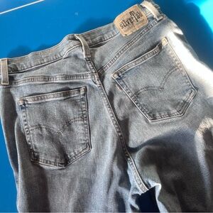 Levi’s “mommy jeans” silver tag